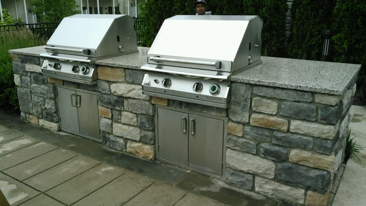 Outdoor Kitchens by King Cuts Landscaping