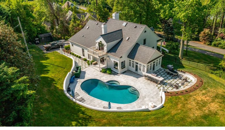Flagstone patio and pool surround